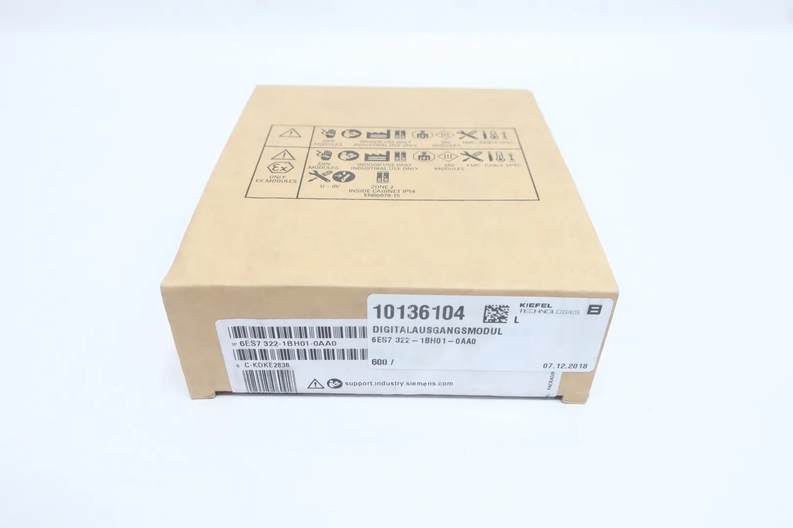Produktfoto 1 von SIEMENS 6ES7 322-1BH01-0AA0