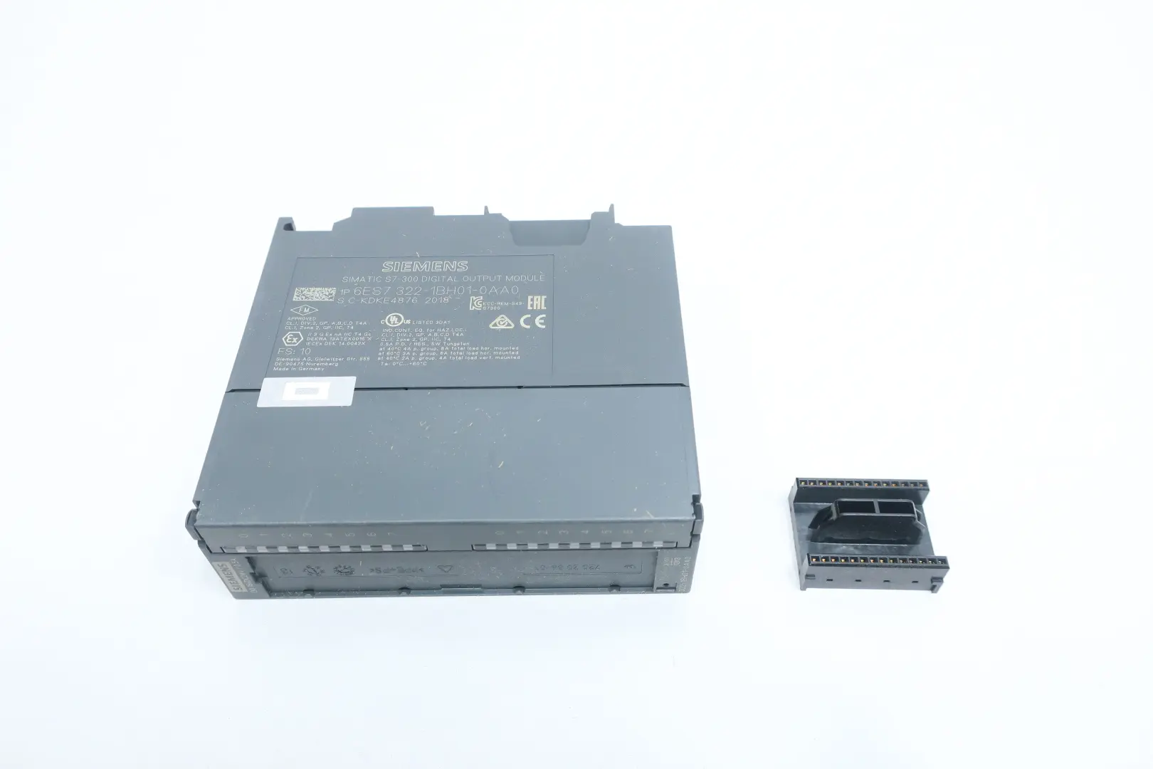 Produktfoto 1 von SIEMENS 6ES7 322-1BH01-0AA0