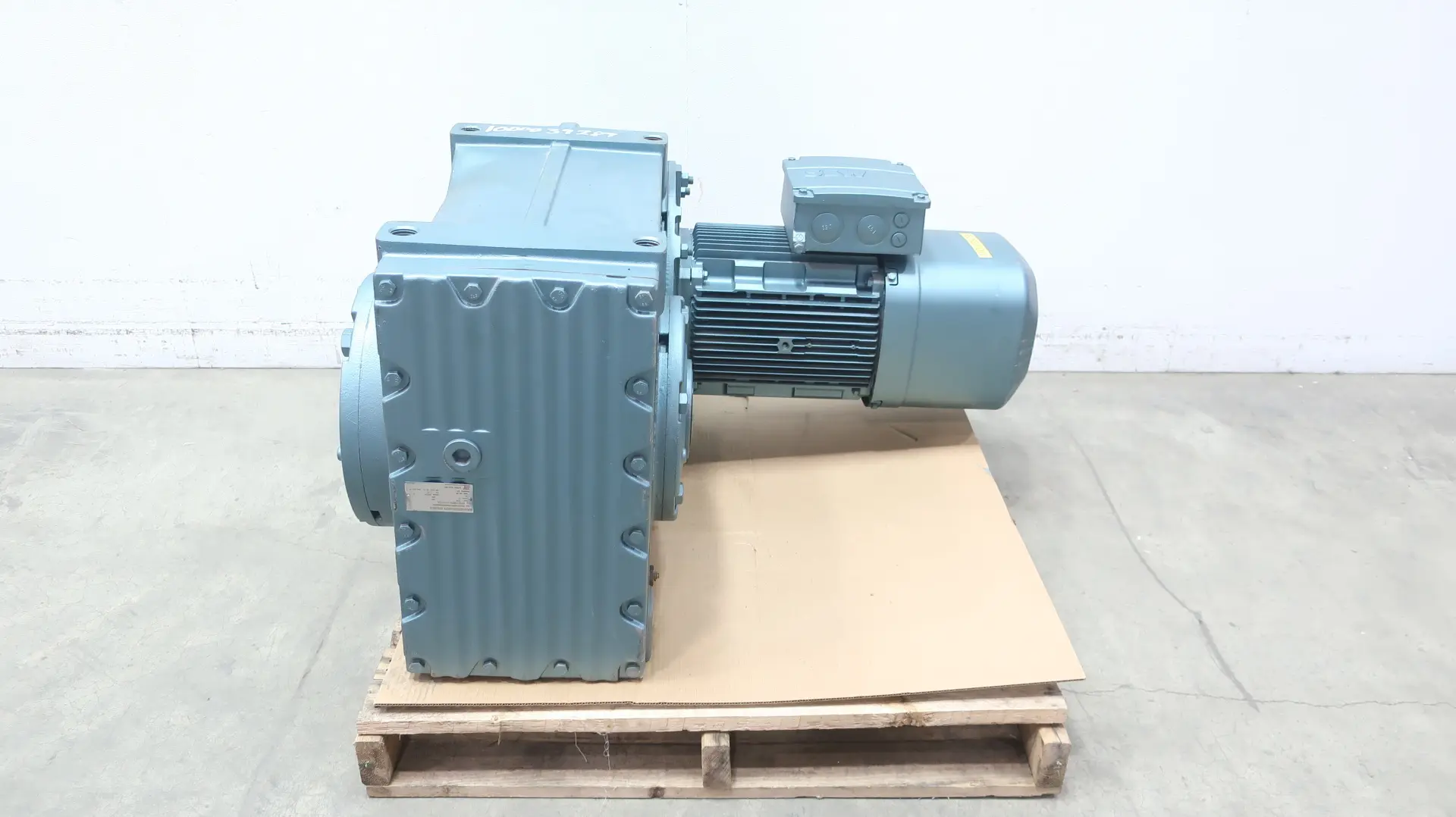 SEW EURODRIVE FA157/G DRE180M4BE30HR/DH