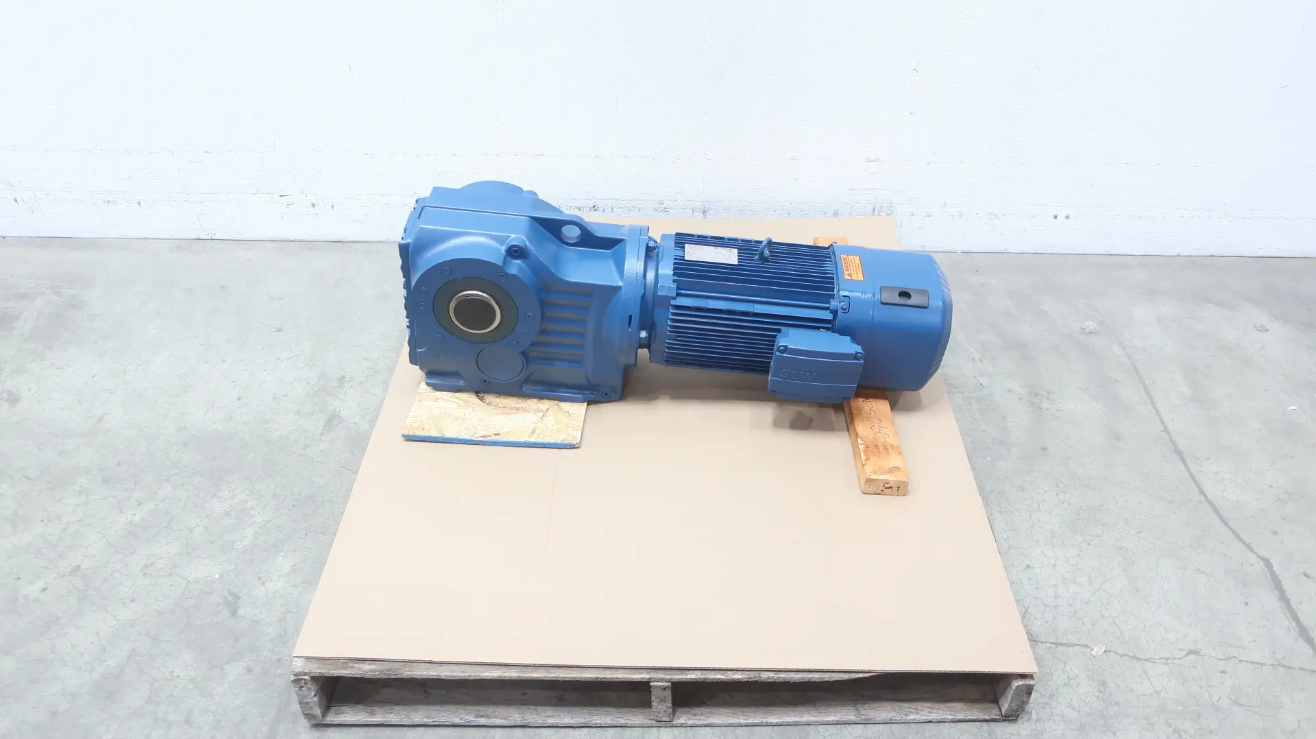 Produktfoto 1 von SEW EURODRIVE KA87 DRN132S4/BE11
