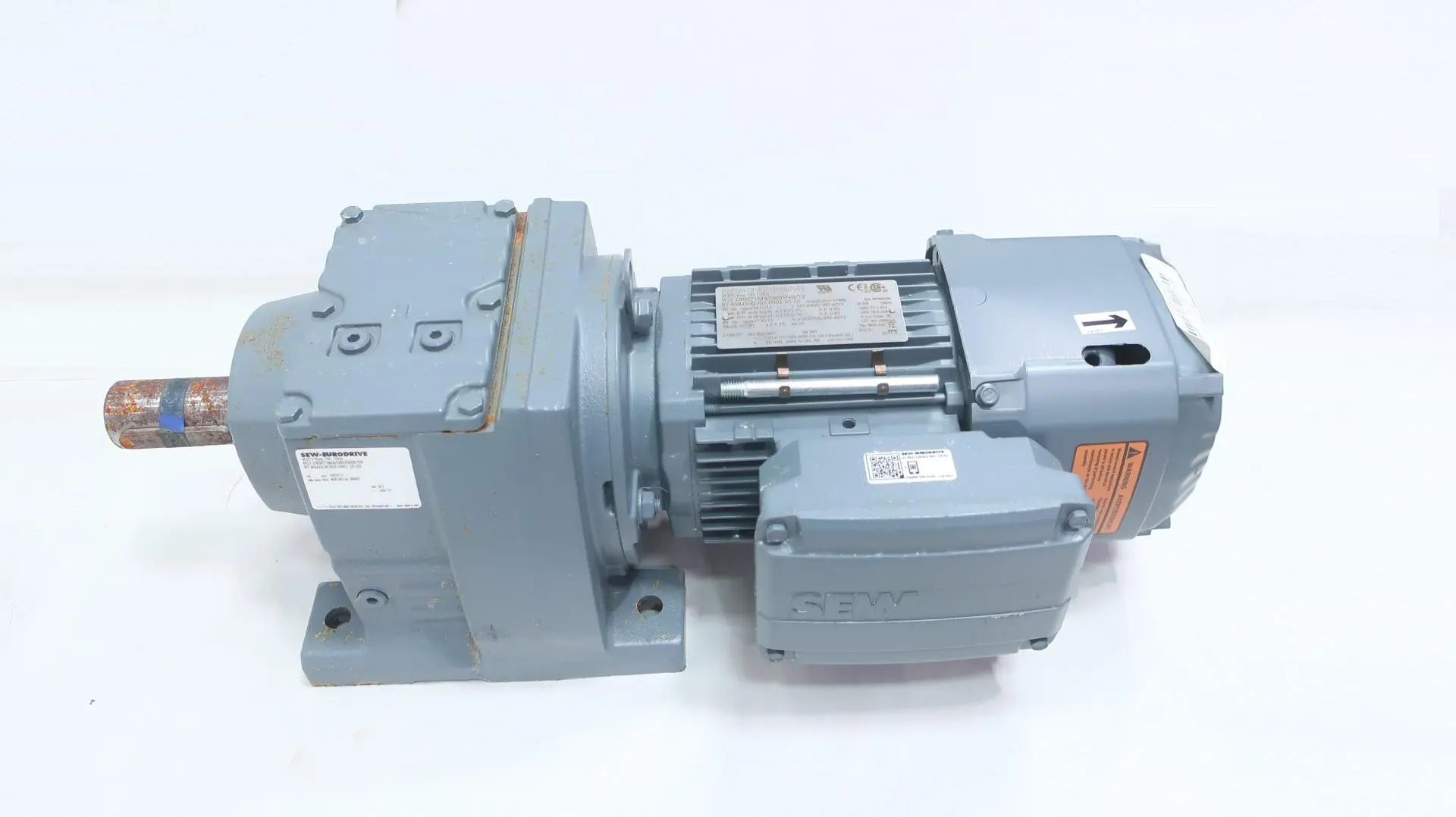 Produktfoto 1 von SEW EURODRIVE R57 DRN71M4/BE05HR/TF
