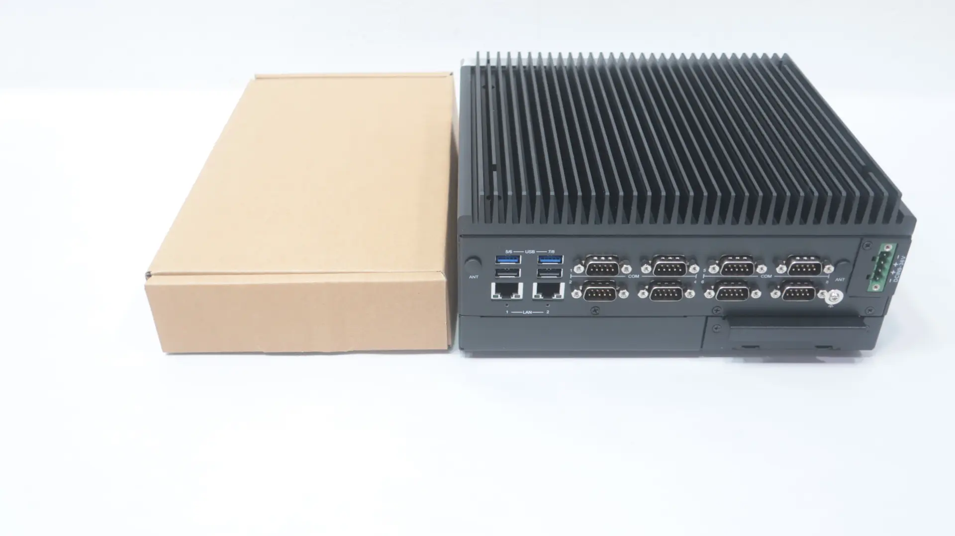 Produktfoto 1 von ADVANTECH ARK-3520P-U8A1E