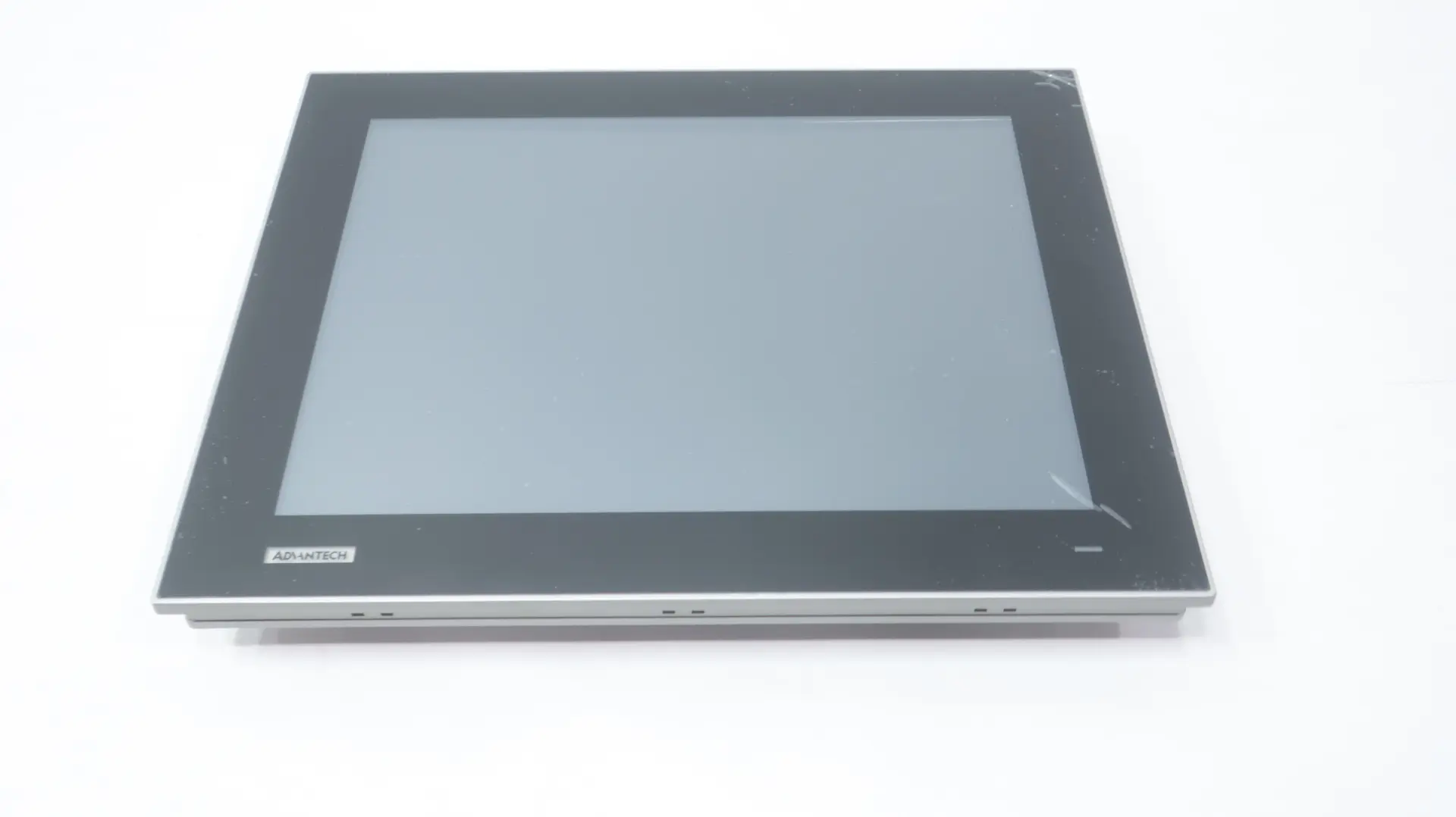 Produktfoto 1 von ADVANTECH FPM-215-R8AE