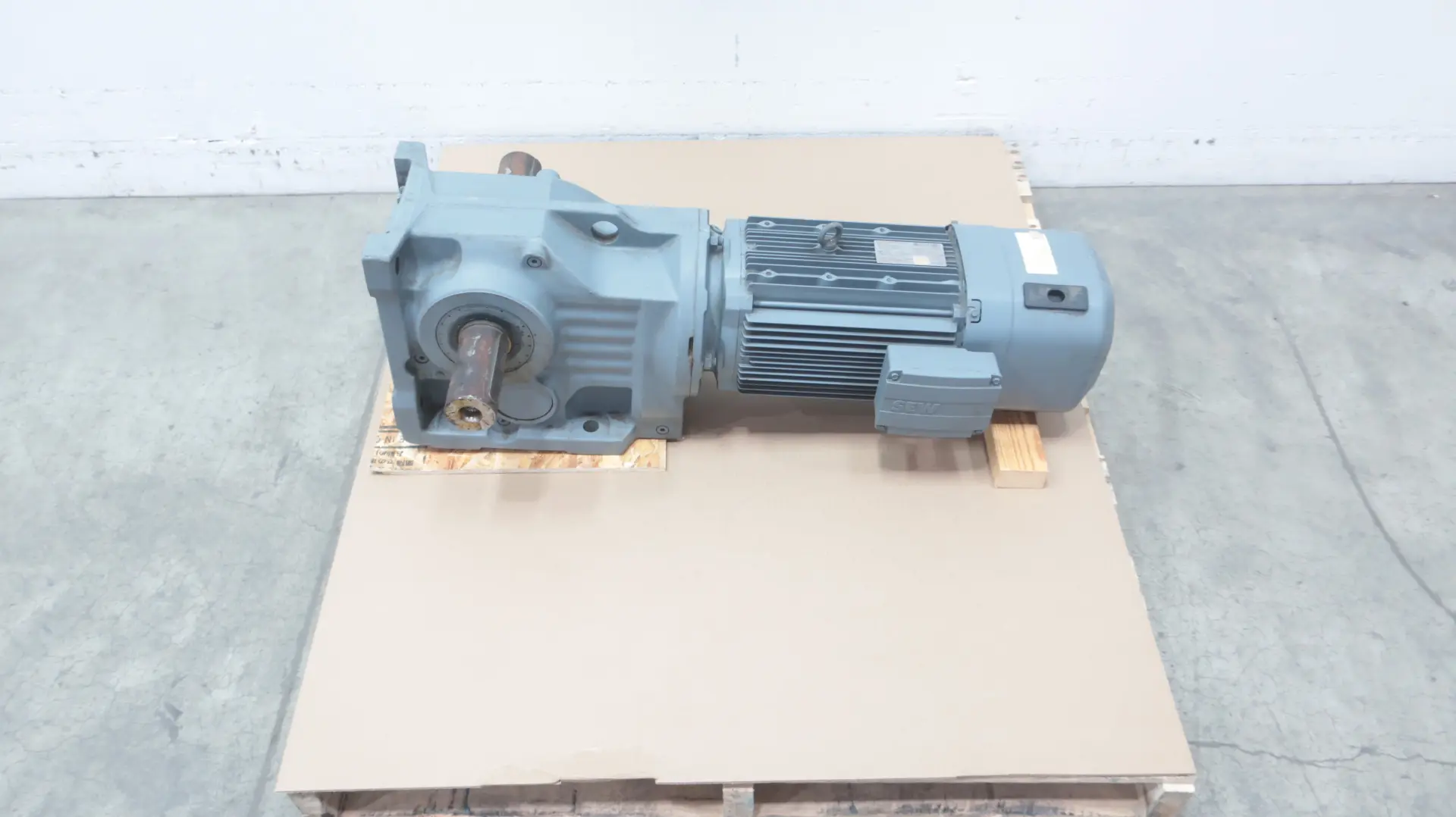 Produktfoto 1 von SEW-EURODRIVE K87 DRE132M4BE11