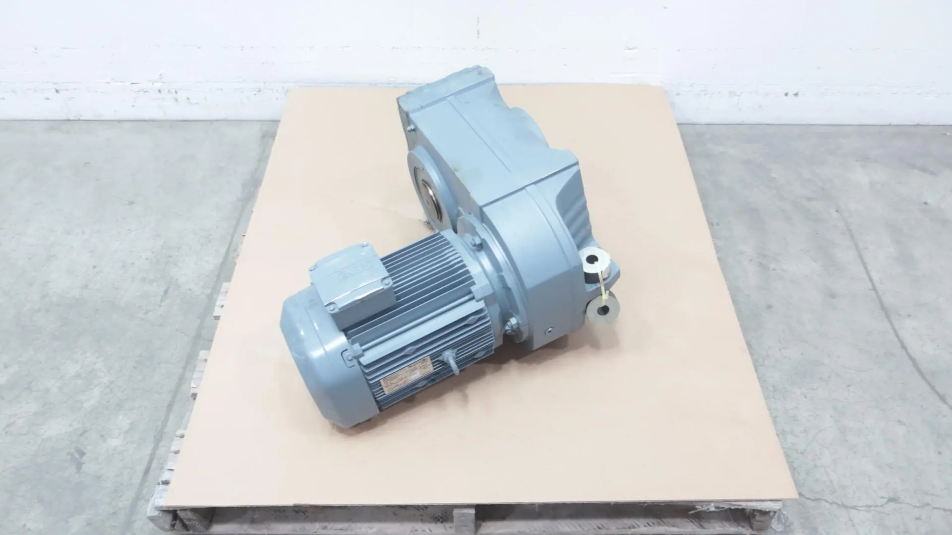 Produktfoto 1 von SEW-EURODRIVE FA87/G DRE132S4