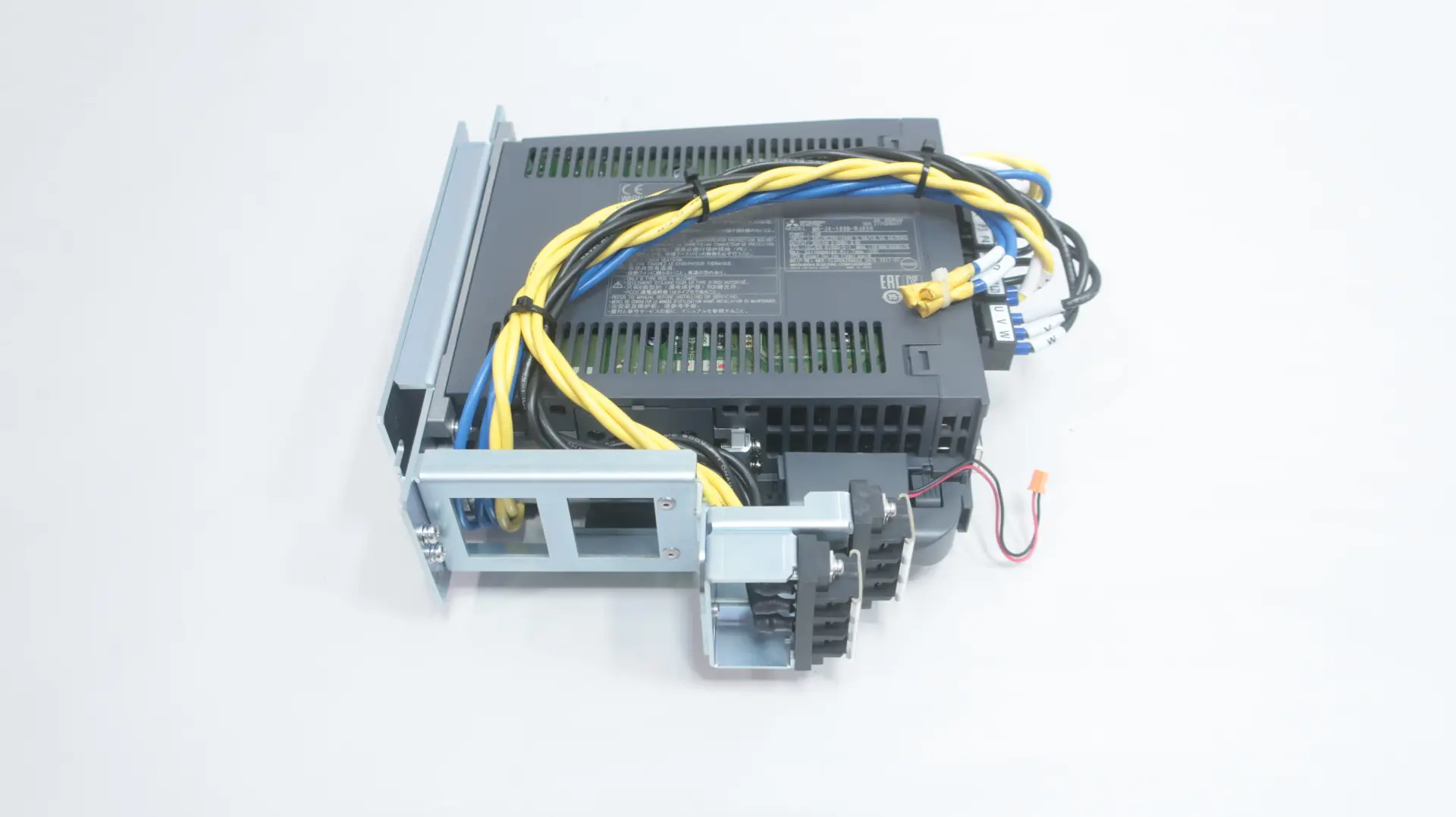 Produktfoto 1 von MITSUBISHI MR-J4-100B-RJ020 SC-J2SBJ4KT1K