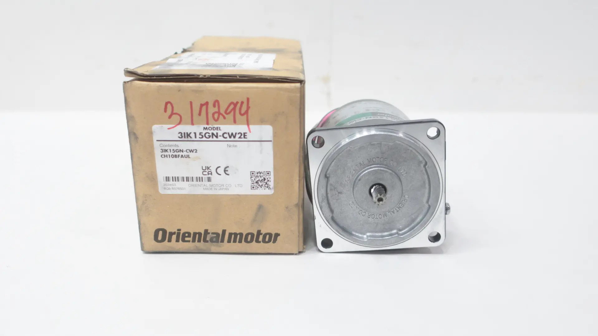 Produktfoto 1 von ORIENTAL MOTOR 31K15GN-CW2E