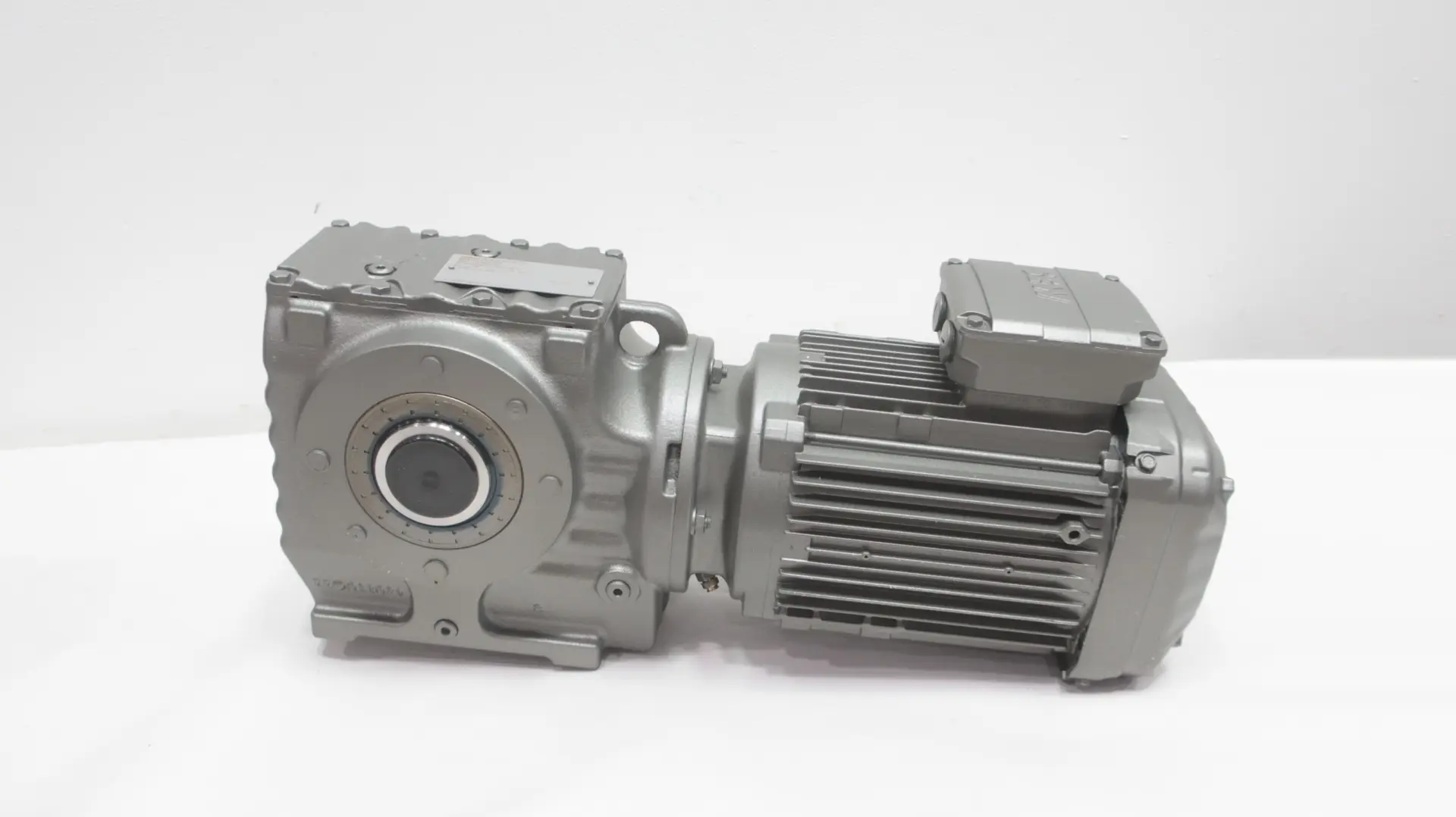 Produktfoto 1 von SEW EURODRIVE SA67 DRN90L4