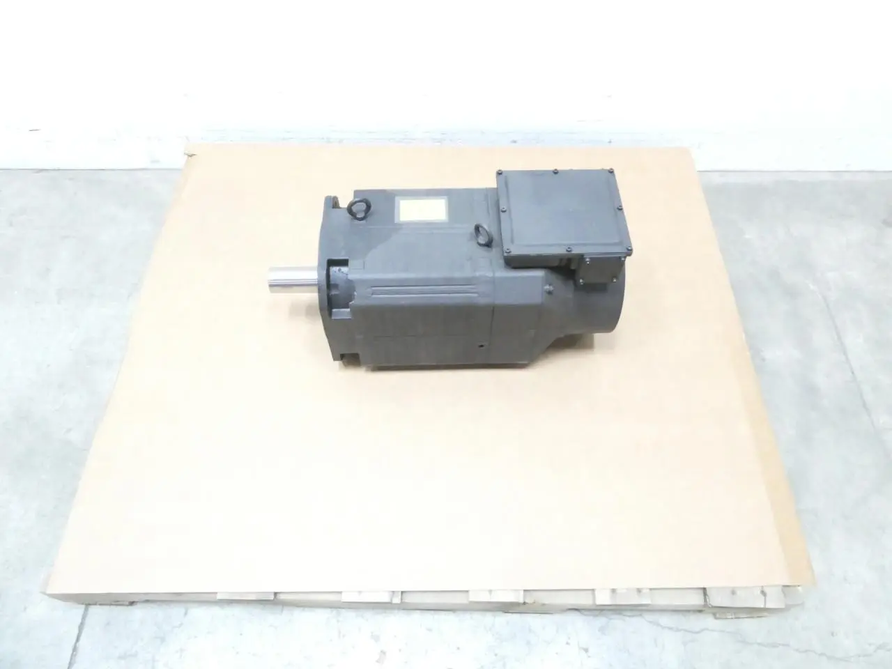 Produktfoto 1 von FANUC 8 A06B-1008-B702/8000