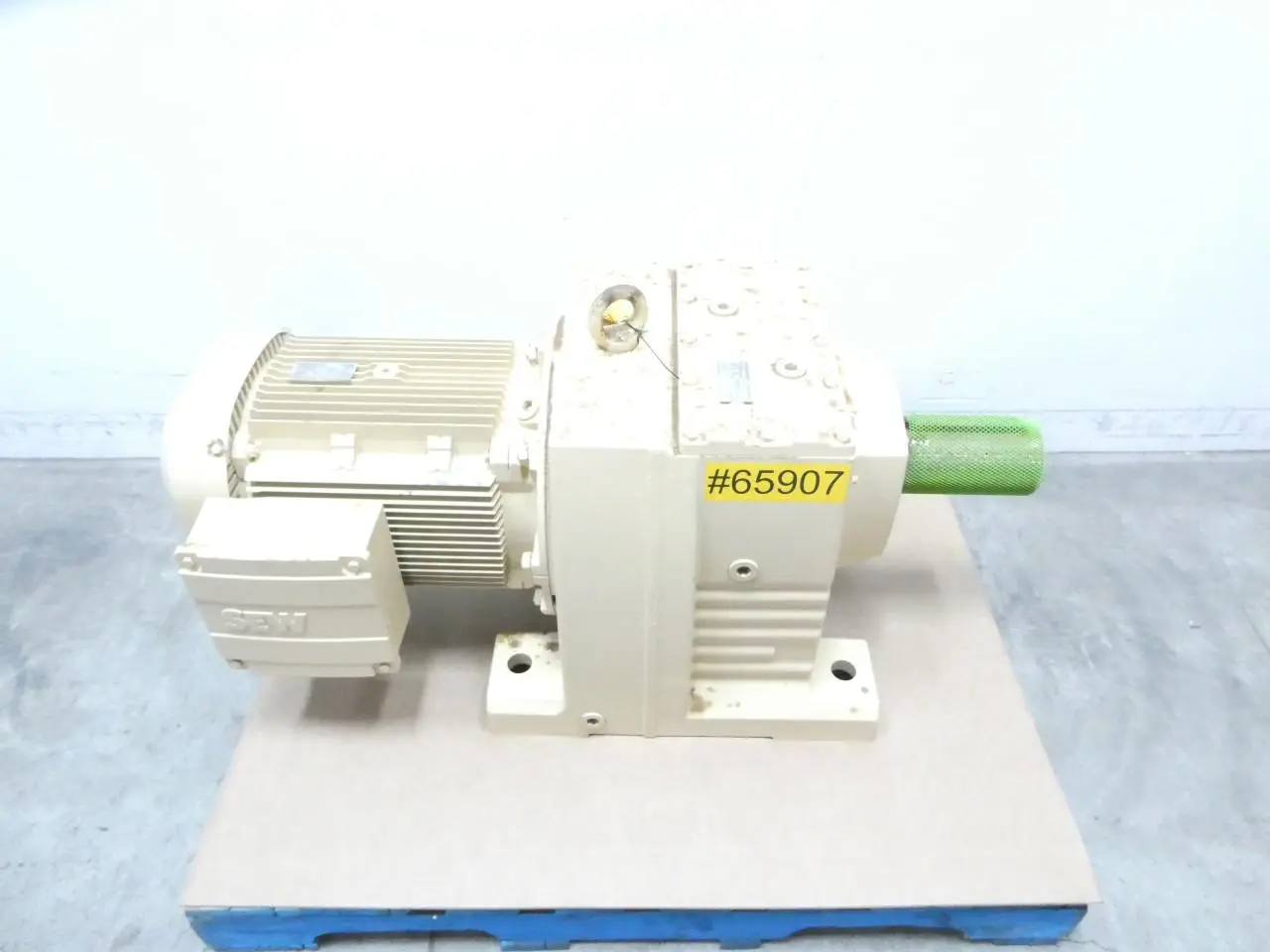 Produktfoto 1 von SEW EURODRIVE R147 DRN180L4/RI