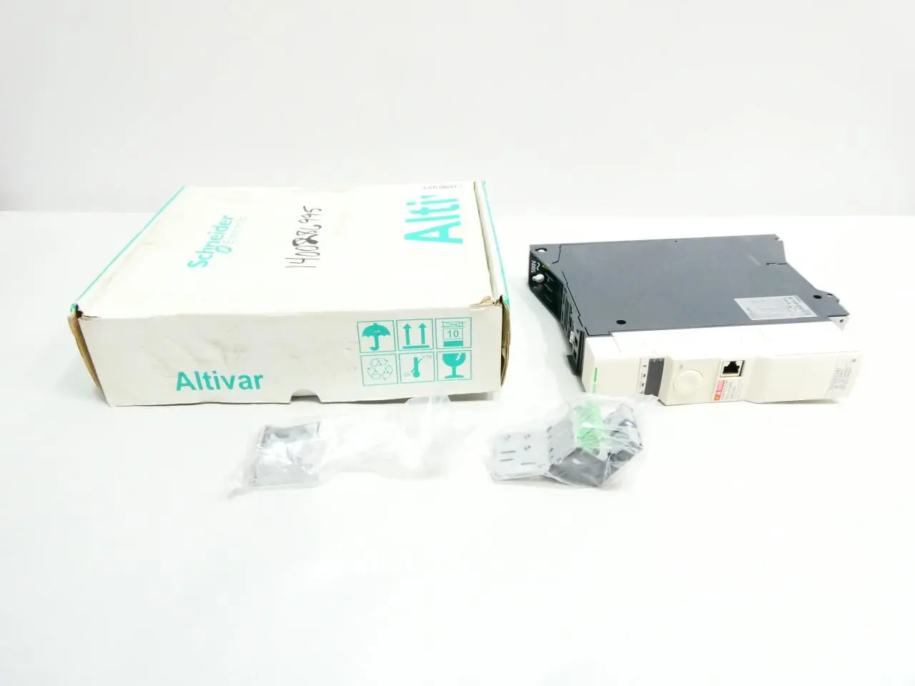 Produktfoto 1 von SCHNEIDER ATV32HU15N4