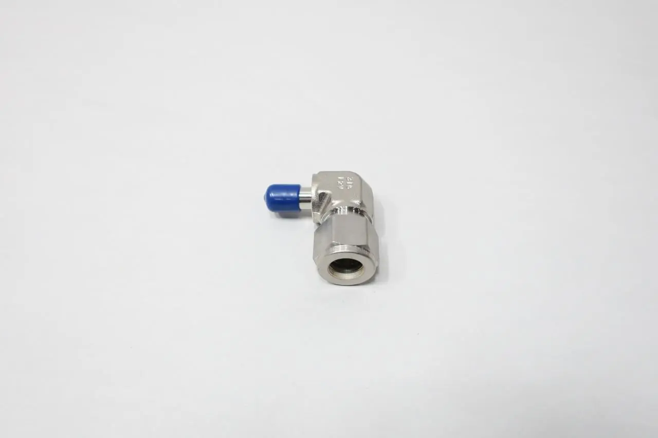 SWAGELOK SS-810-2R-6