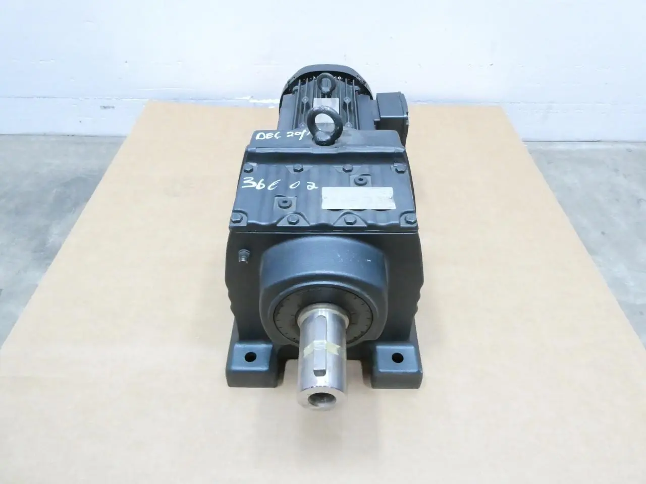 Produktfoto 1 von SEW EURODRIVE R87/A R87 DRE100L4/RI