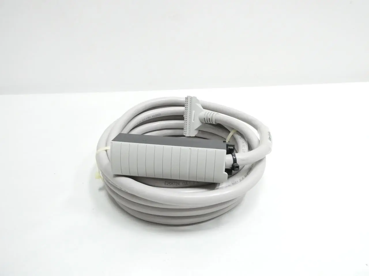 Produktfoto 1 von ALLEN BRADLEY 1492-CABLE050Y