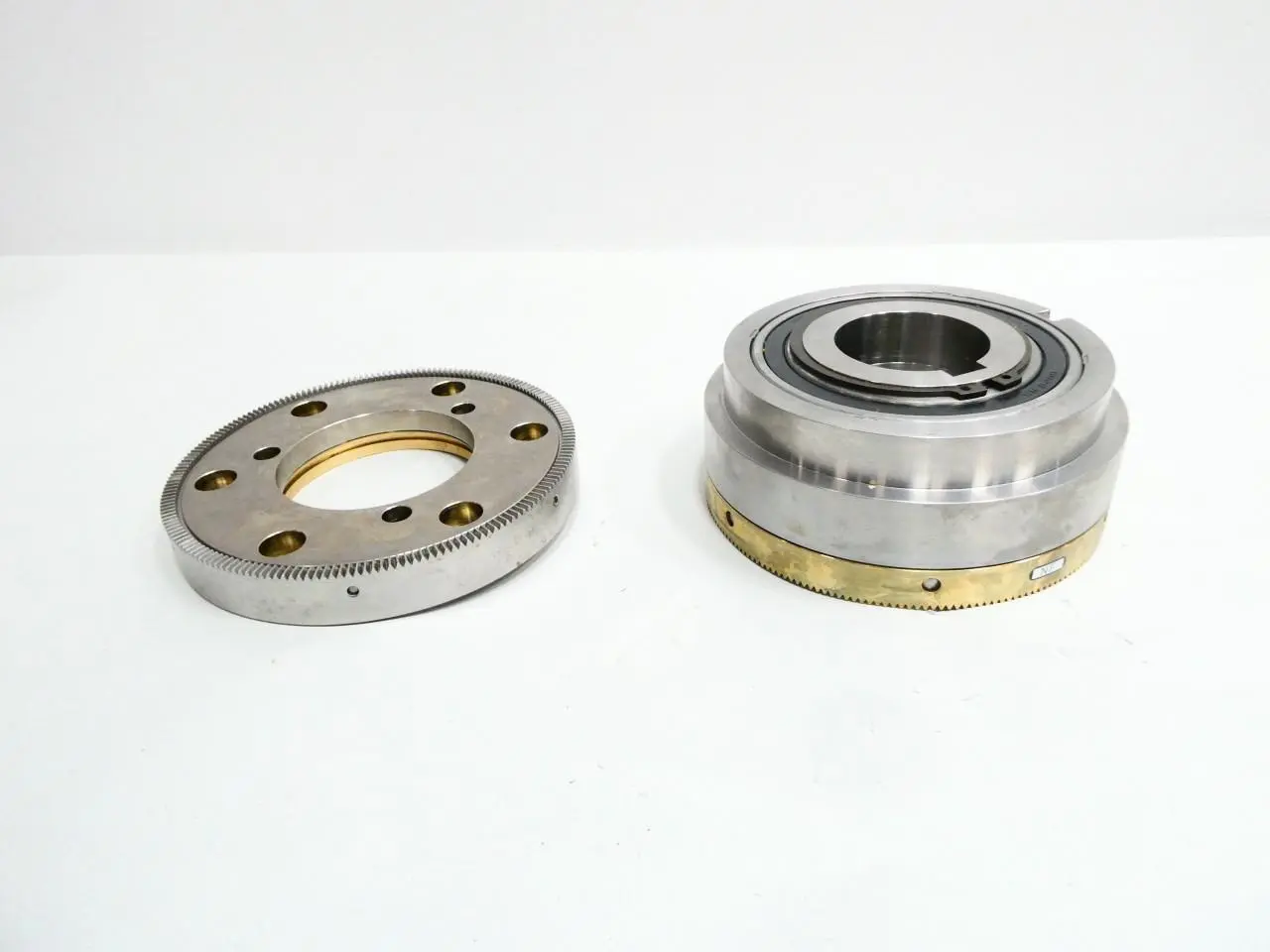 MIKI PULLEY 546-32-34-NF 24V 70JIS