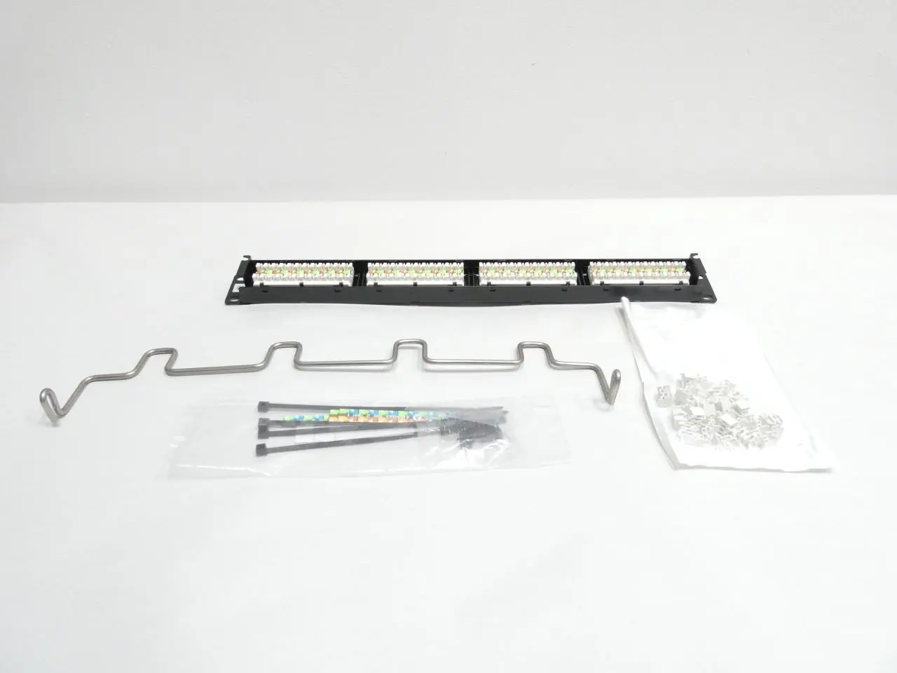 Produktfoto 1 von COMMSCOPE UNP-U-610-1U-24