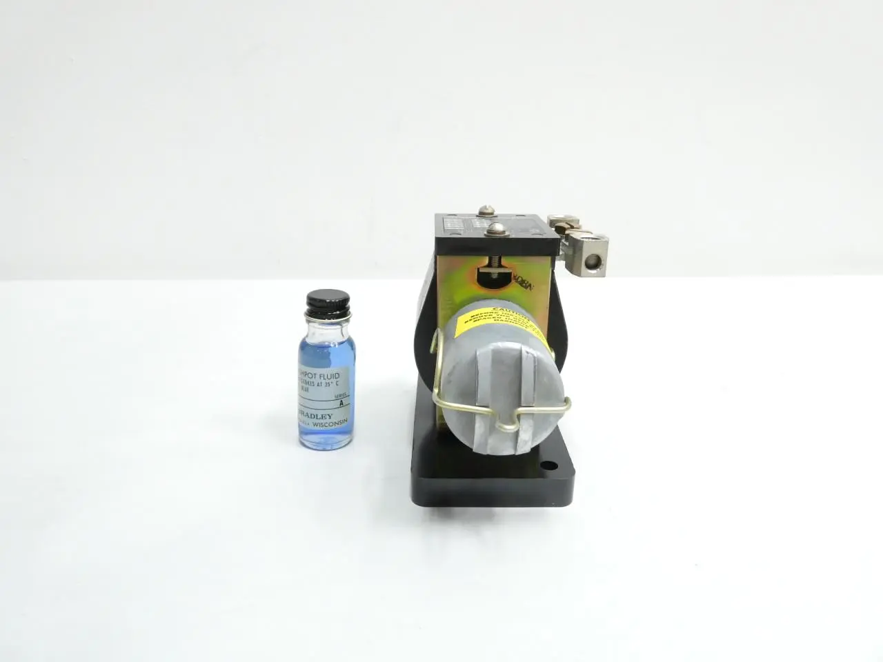 Produktfoto 1 von ALLEN BRADLEY 810-A03A