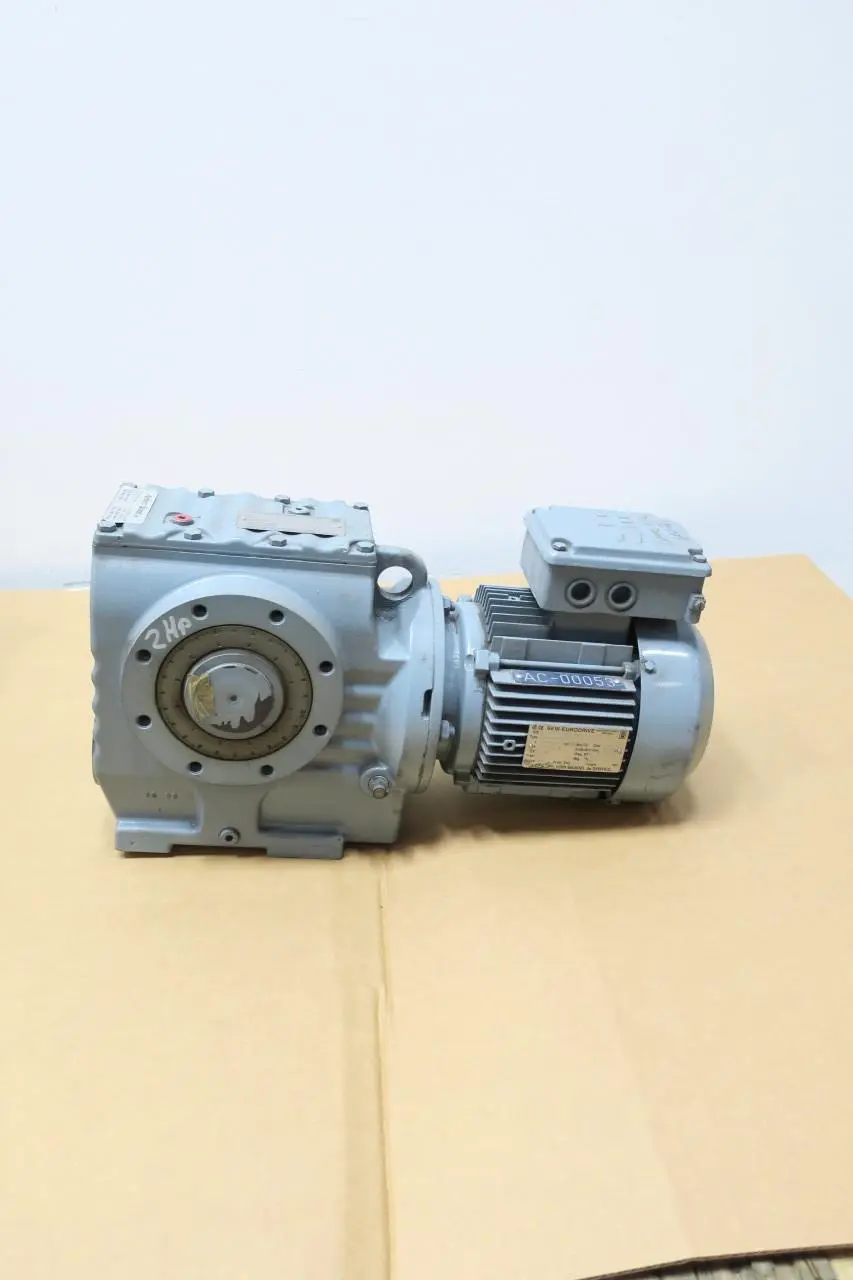 Produktfoto 1 von SEW EURODRIVE SA77DT90L4