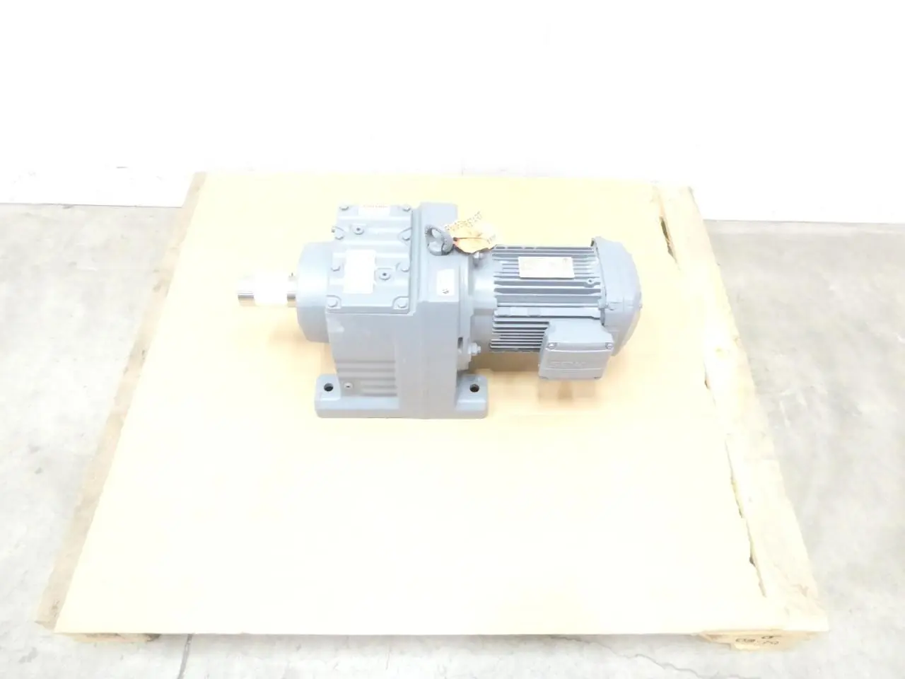 Produktfoto 1 von SEW EURODRIVE R87 DRN90L4/RI