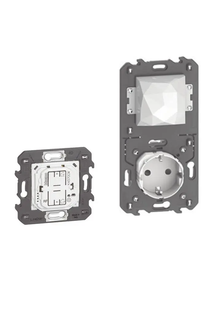 Produktfoto 1 von LivingNow Gateway mit Steckdose und Master-Switch, White