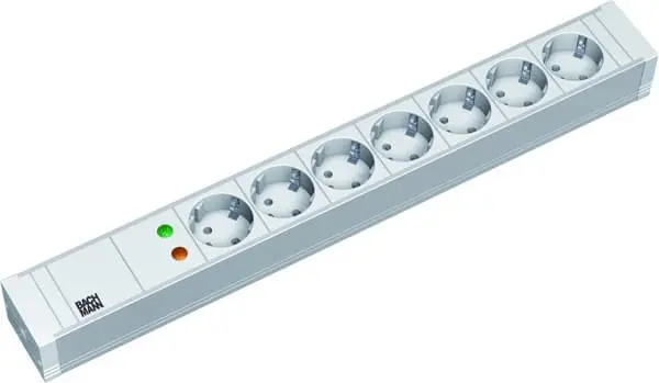 Produktfoto 1 von 19" PVC 7xSchuko 1xÜSS Strom 2m Schuko