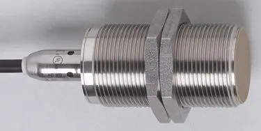 Produktfoto 1 von Ind.Sensor M30x1,5 L=81 Sn=14mm bündig S DC PNP/NPN 10m PVC 2L 3L 100Hz