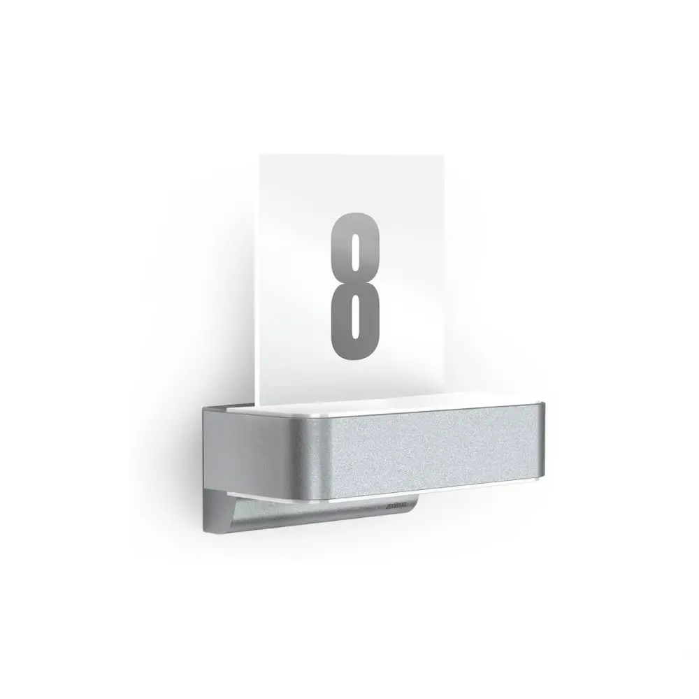 Produktfoto 1 von Sensor-LED-Außenleuchte L 820 SC silber, 9.8 W, 679 lm, IP44 Mit Bewegungsmelder