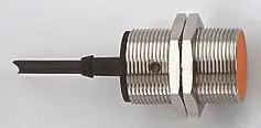 Produktfoto 1 von Ind.Sensor M30x1,5 L=45 Sn=10mm bündig S DC PNP 2m PVC IP67 3L 300Hz