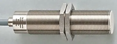 Produktfoto 1 von Ind.Sensor M18x1 L=70 Sn=5mm bündig S DC PNP 5m Silikon IP65 3L 400Hz