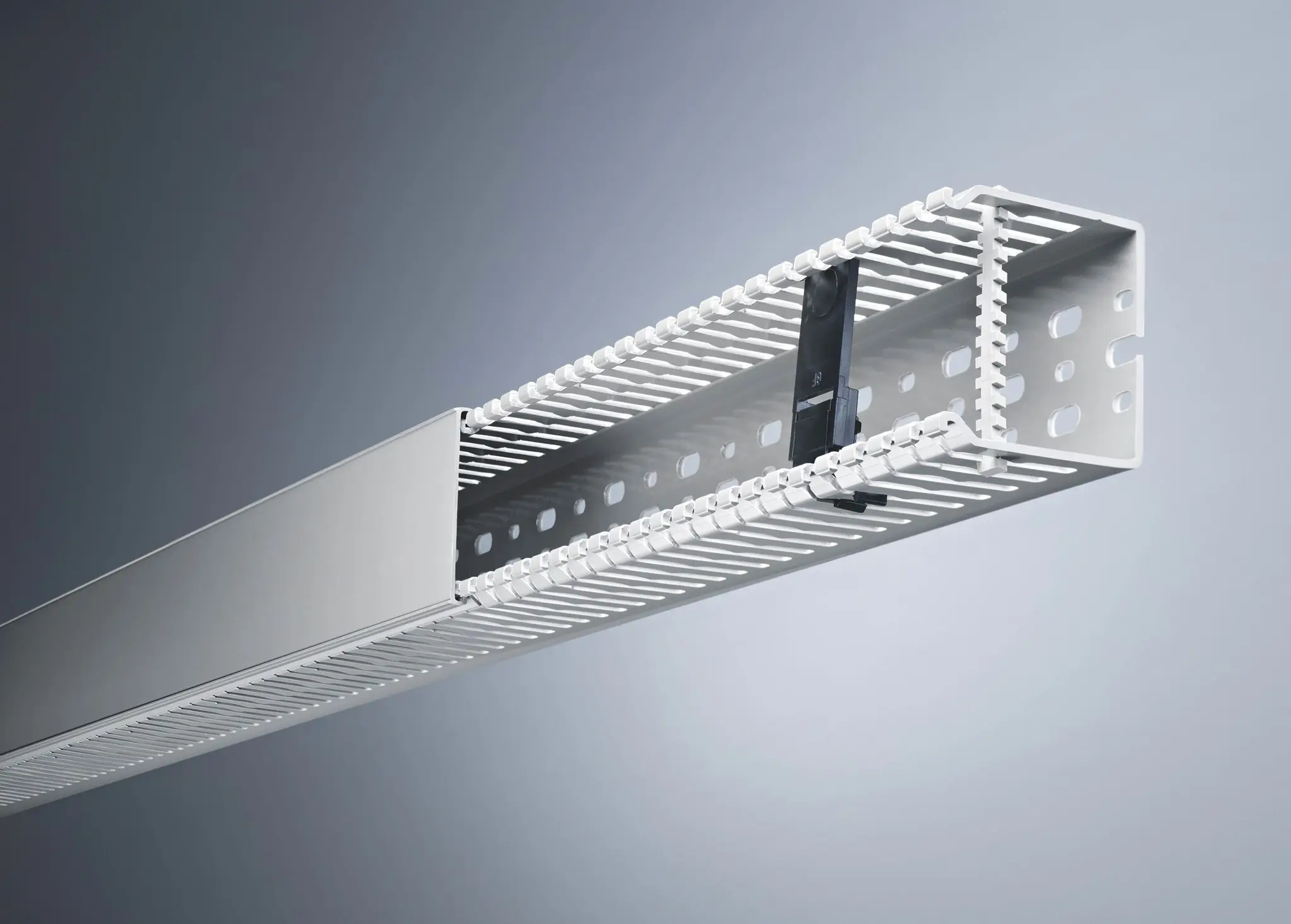 Drahthalteklammer für Verdrahtungskanal, 22,5mm 104,5mm