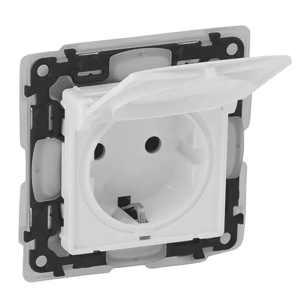 Produktfoto 1 von Valena Life SCHUKOsteckdose IP44 Ultraweiß