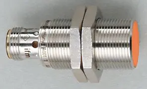 Produktfoto 1 von Ind.Sensor M18x1 L=45 Sn=8mm bündig S DC PNP M12 IP65-69K 3L 400Hz