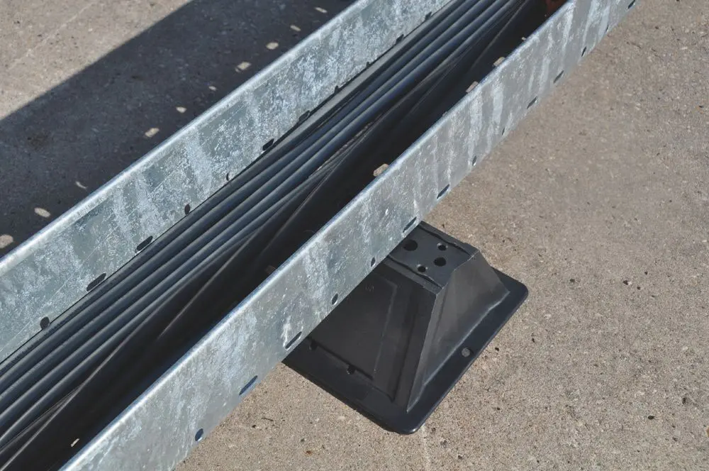 PYRAMID Tool-Free Cable Tray Support Kit