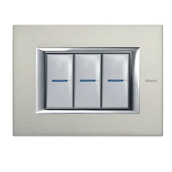 Produktfoto 1 von Abdeckrahmen AXOLUTE: 3 Module, Aluminium, gebürstet