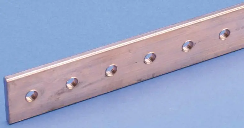Produktfoto 1 von Kupferschiene Mit Gewindebohrungen TCB 12X4X2000