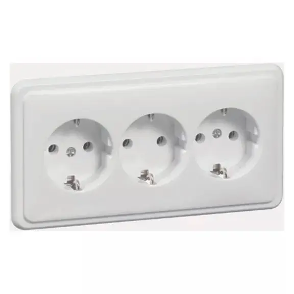 Produktfoto 1 von Steckdose SCHUKO 3fach, weiß