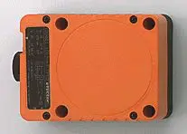 Produktfoto 1 von Ind.Sensor 105x80x40 Sn=60mm n.bündig S/Ö DC PNP D=7...13mm IP65 3L 100Hz
