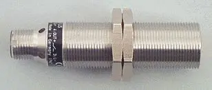 Produktfoto 1 von Ind.Sensor M18x1 L=70 Sn=5mm bündig S DC PNP M12 IP67 3L 500Hz