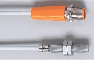 Produktfoto 1 von Ind.Sensor M8x1 L=45 Sn=2mm bündig S DC PNP/NPN 0,3m PUR M12 IP67 2L 150Hz
