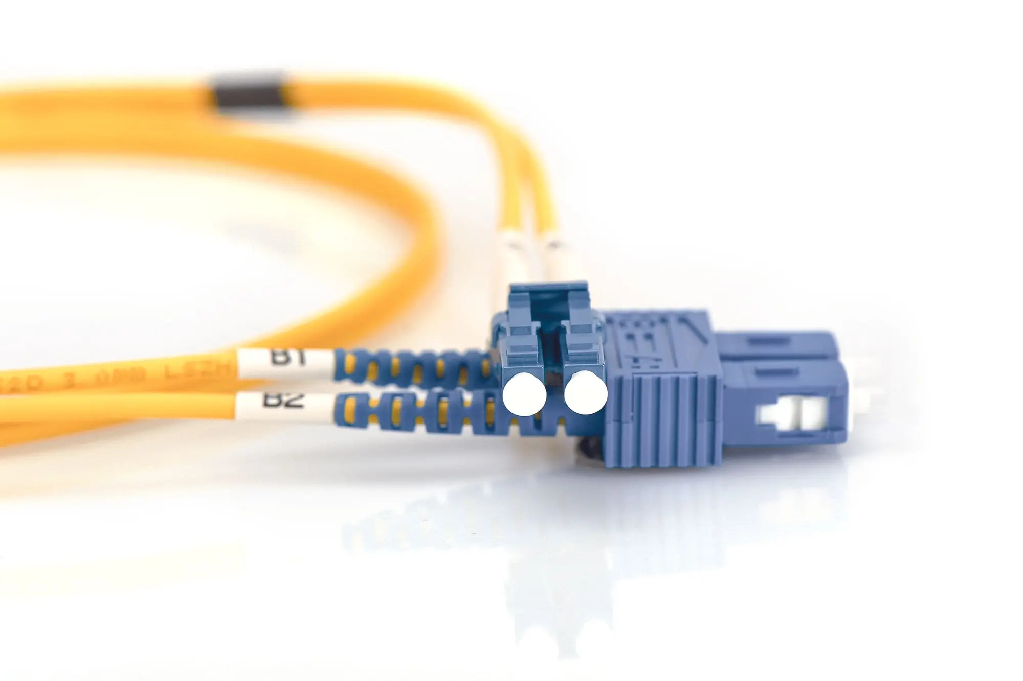 Produktfoto 1 von LWL Singlemode Patchkabel LC/SC 09/125M Duplex Länge 2m