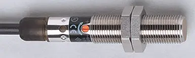 Produktfoto 1 von Kap.Sensor M12x1 L=69 Sn=4mm bündig S DC PNP 2m PUR IP65 3L 50Hz