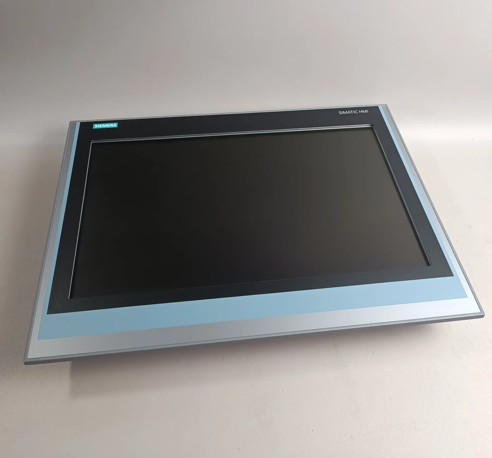 Produktfoto 1 von Siemens 6AV7 863-3AA00-0AA0 / 6AV7863-3AA00-0AA0 IFP1900 Monitor Std.