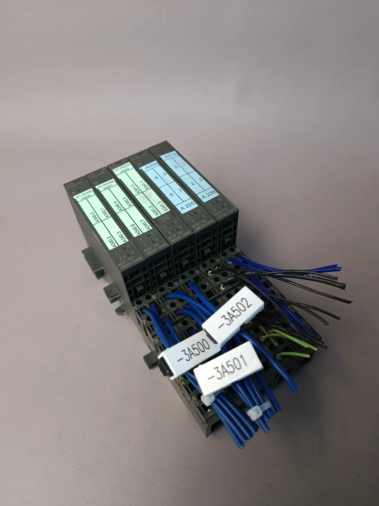 Produktfoto 1 von Siemens 6ES7 132-4BD30-0AB0 5er Pack