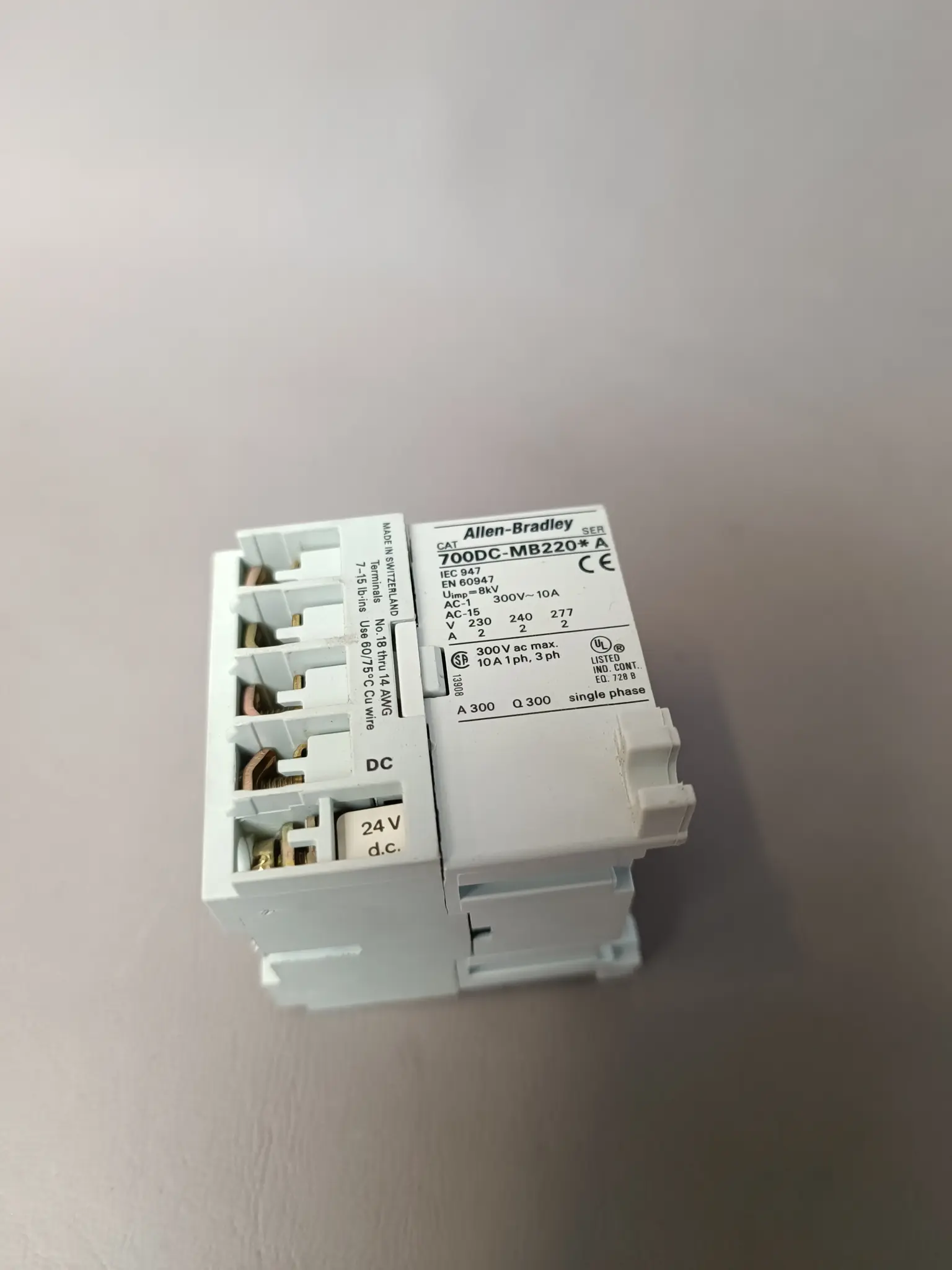 Produktfoto 1 von Allen Bradley 700DC-MB220 NEU