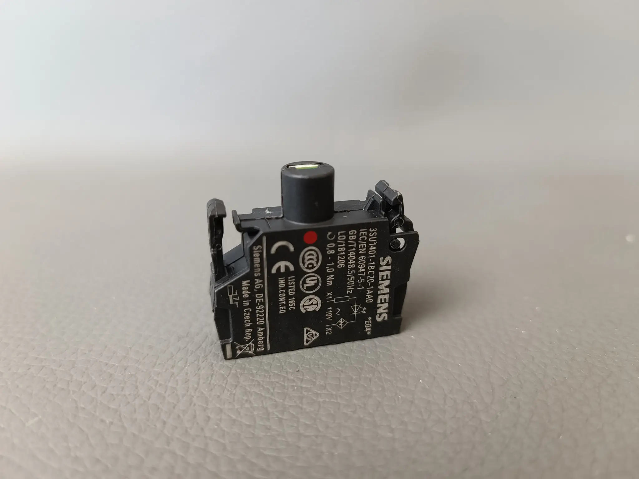 Produktfoto 1 von Siemens 3SU1401-1BC20-1AA0