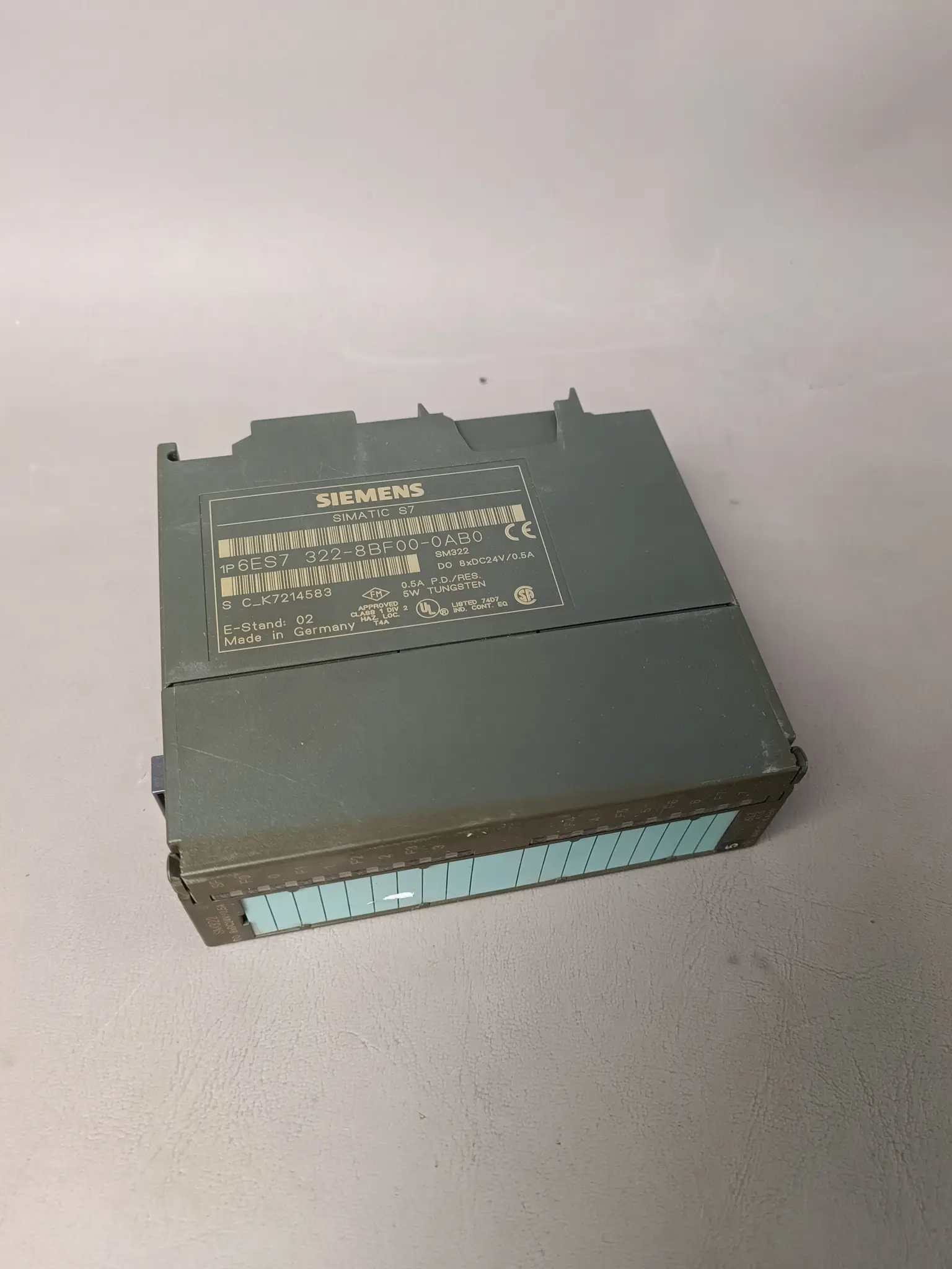 Produktfoto 1 von Siemens 6ES7 322-8BF00-0AB0