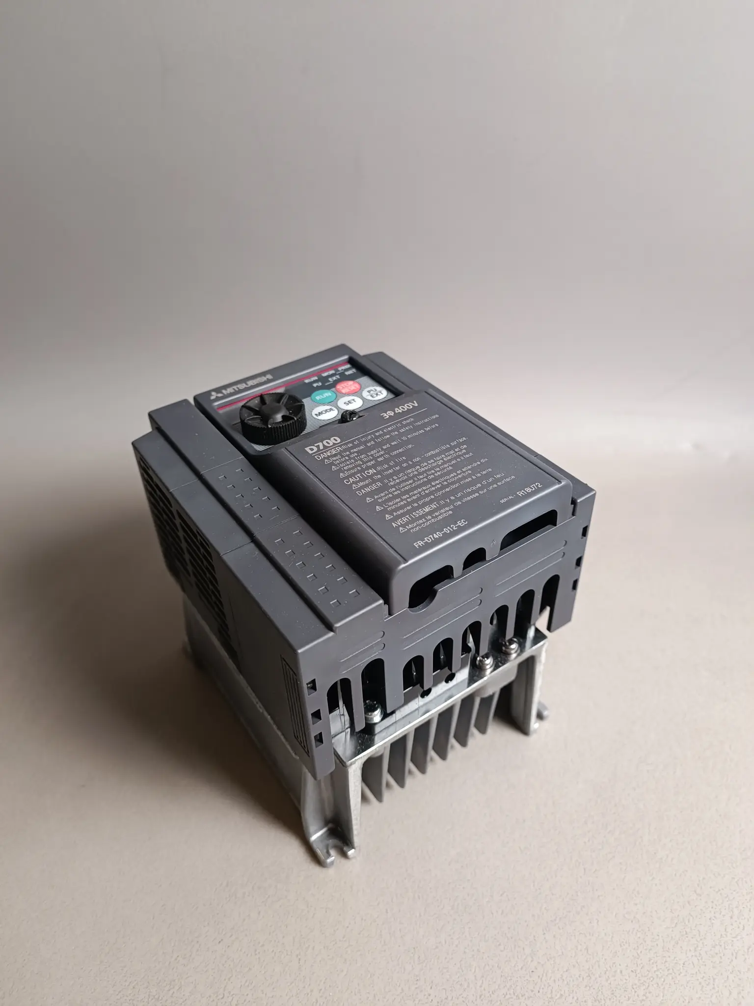 Produktfoto 1 von Mitsubishi FR-D740-012-EC