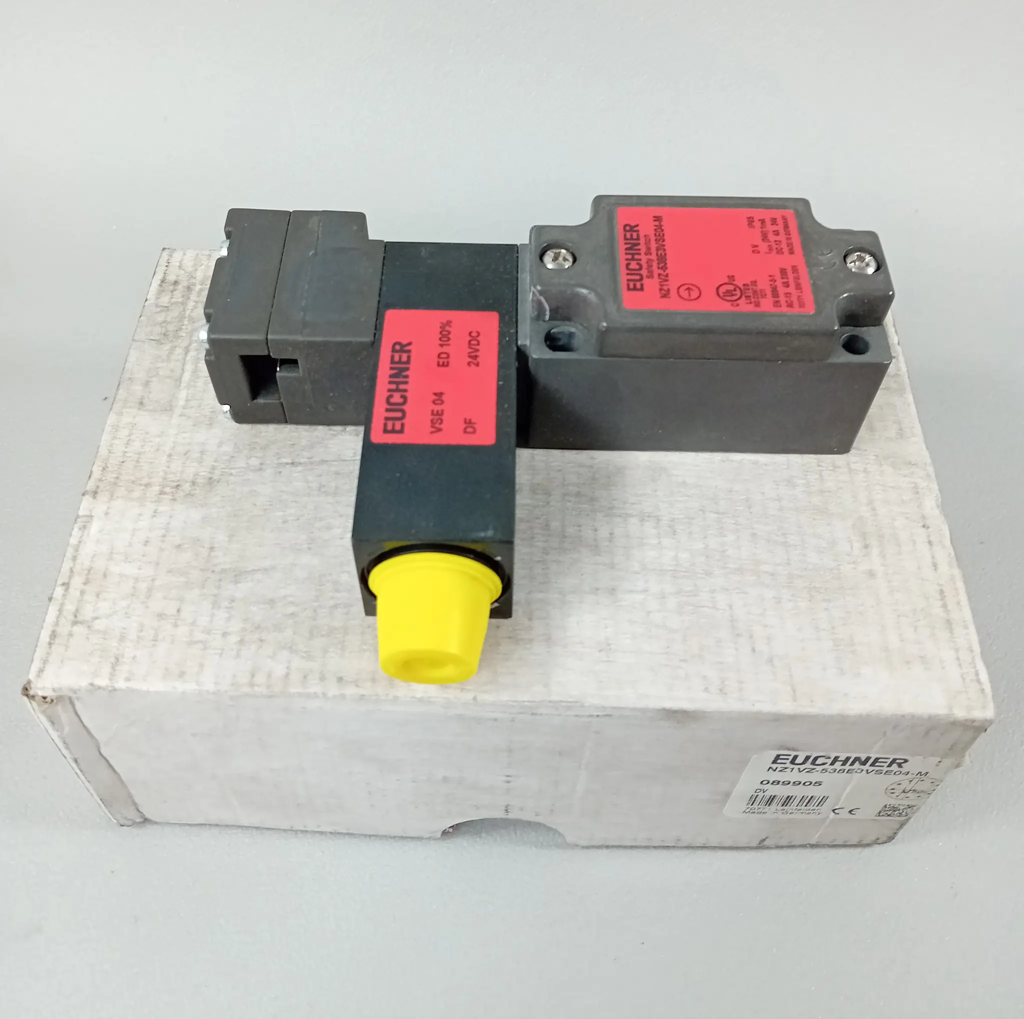 Produktfoto 1 von Euchner NZ1VZ-538E3VSE04-M 089905 NEU OVP Siegel offen