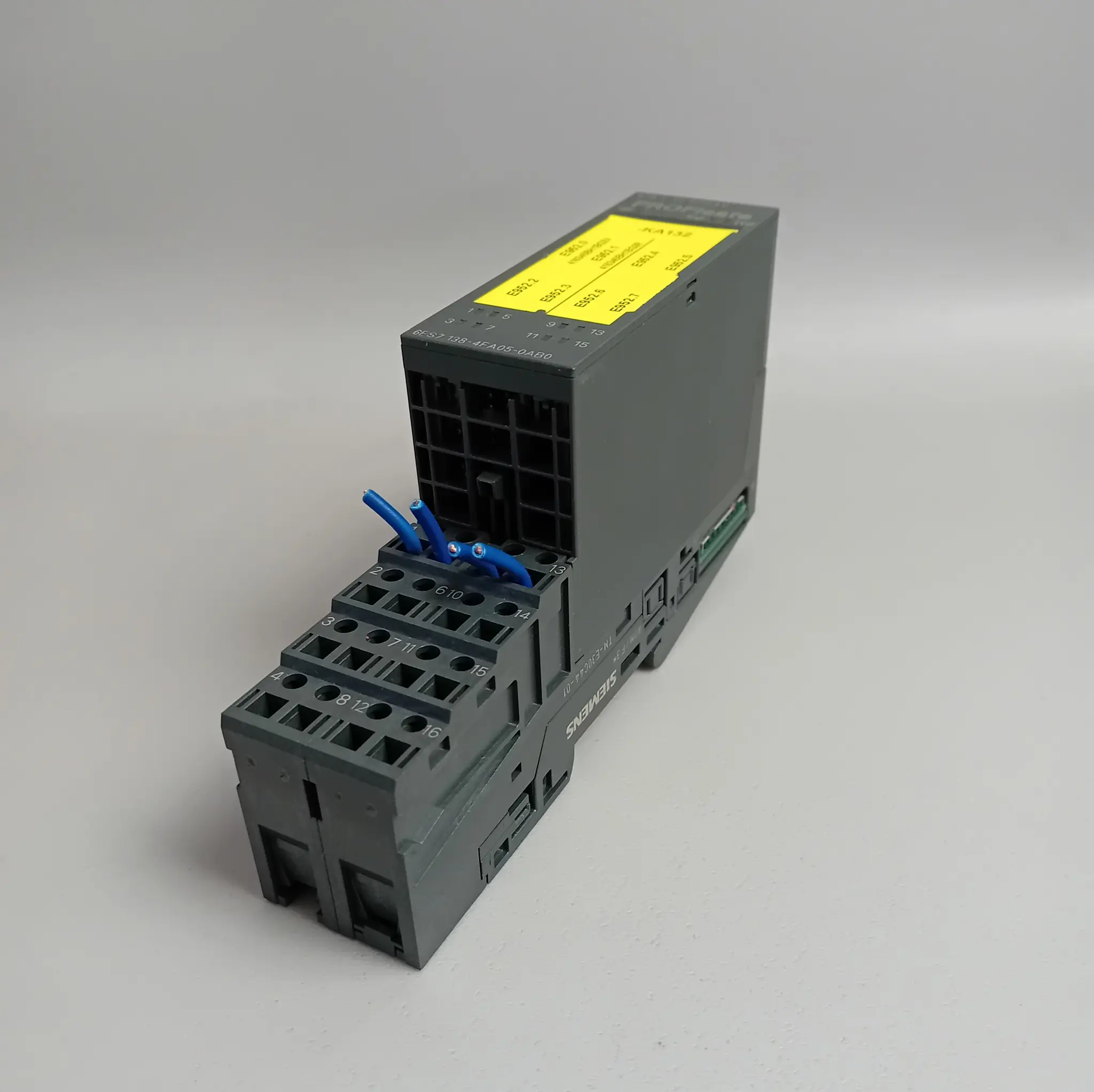 Produktfoto 1 von Siemens 6ES7 138-4FA05-0AB0 / 6ES7138-4FA05-0AB0 inkl Sockel