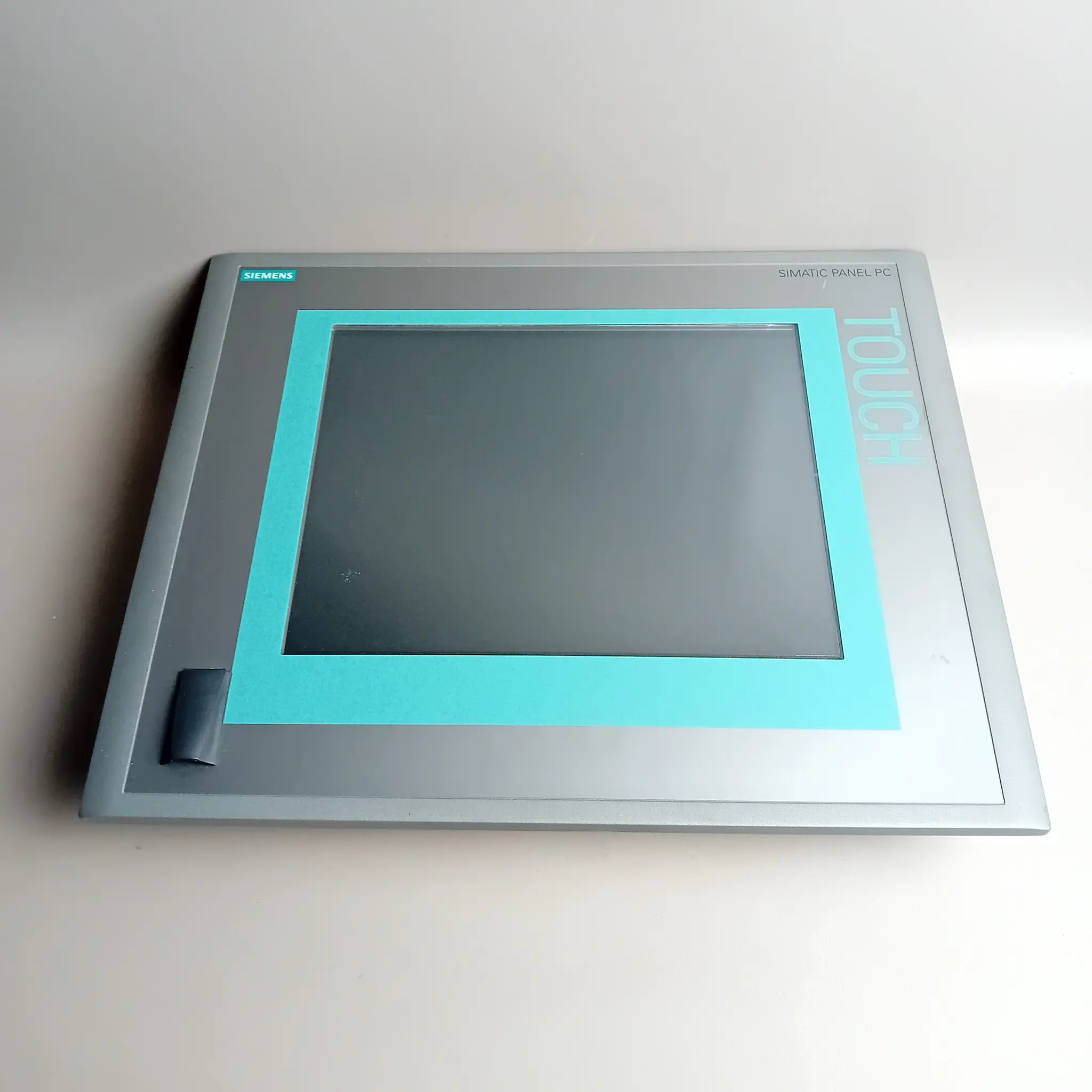 Produktfoto 1 von Siemens 6AV7 884-0AD20-4EA0 / 6AV7884-0AD20-4EA0 SIMATIC HMI IPC477C